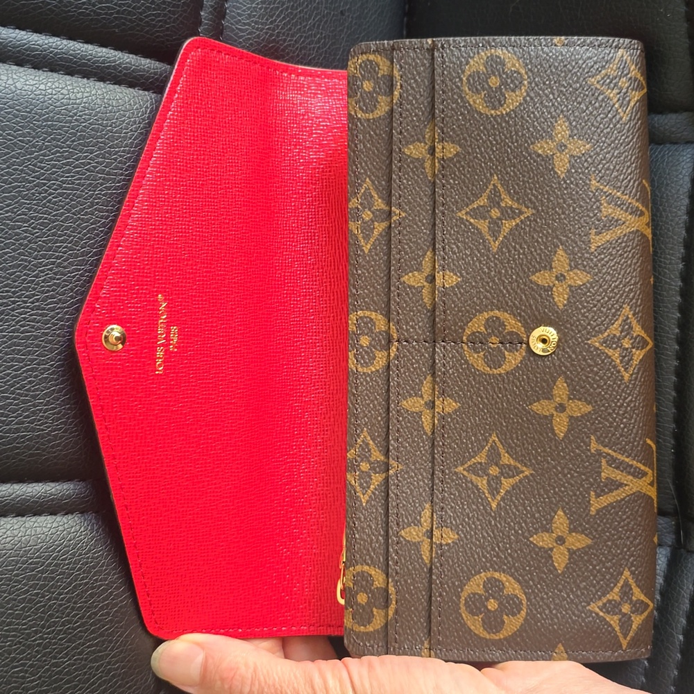 Louis Vuitton Classic Monogram Sarah Wallet with Vibrant Red Interior